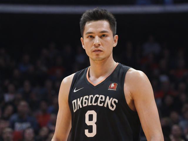 开云体育_ NBA历史上的经典时刻：值得铭记的瞬间，nba开幕式开场曲