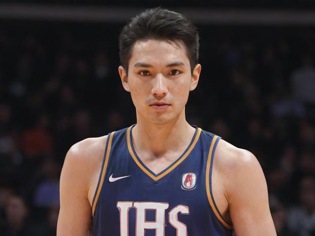 开云体育_ NBA夏季联赛的亮点：新秀们的首次挑战，nba夏季联赛开赛时间