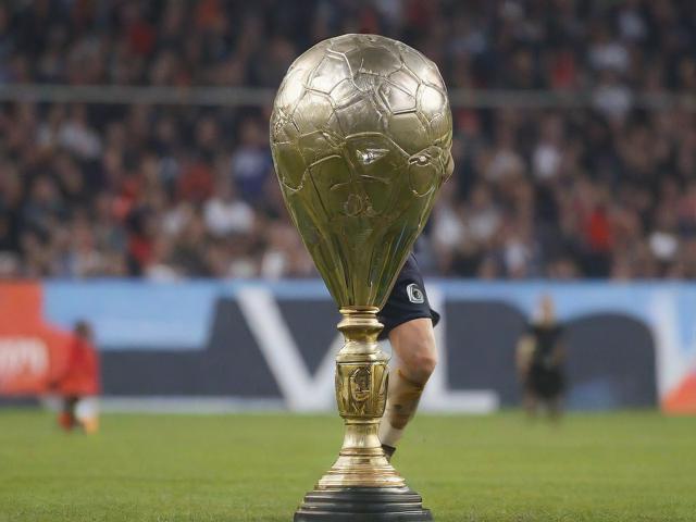 开云体育_ 德甲赛季总结：最佳球队与球员的评选，德甲赛季最佳球员奖杯