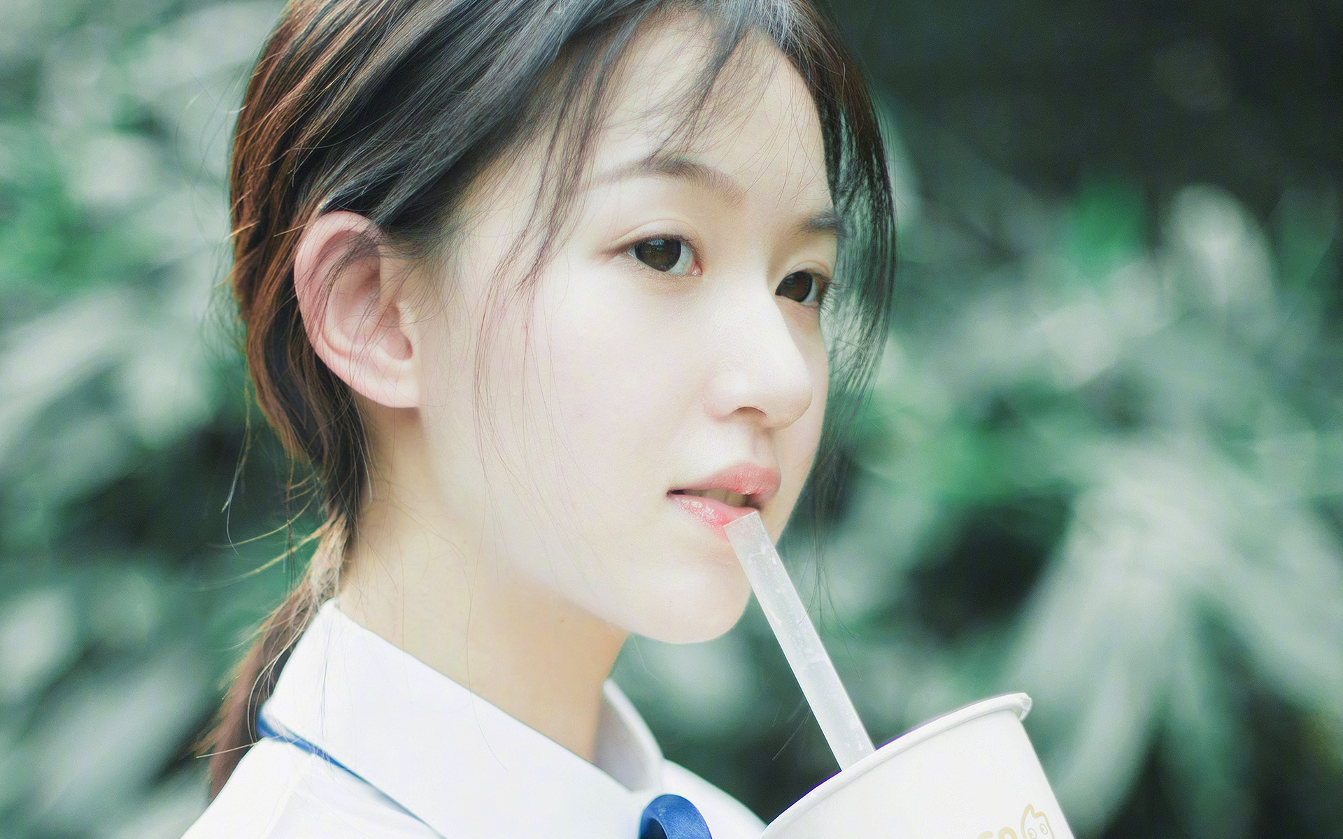 未来绿色智能足球场馆成为城市新地标，科技与绿色融合，智能足球场设备采购