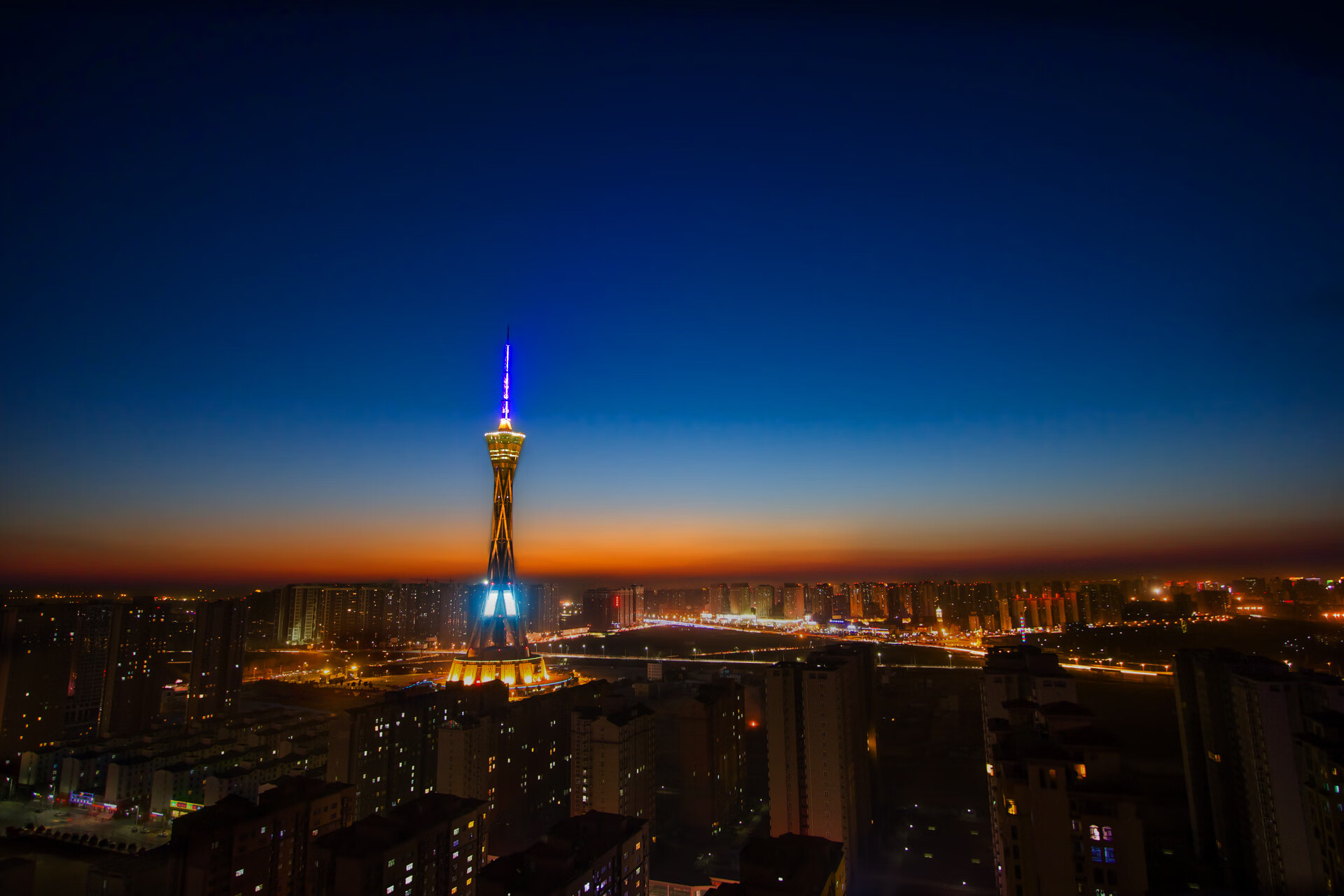 胡贝特·科斯技术动作完美助力夺冠，胡贝尔特